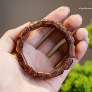 Vòng Tay Gỗ Nu Ngọc Am Chìm Bản Vuông